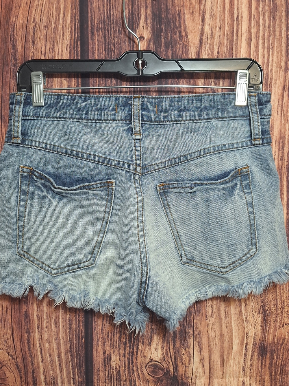 Free People Light Blue Denim Frayed Hem Shorts Size 26! - Picture 3 of 4